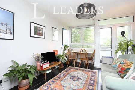 Hull Court, Grove Lane, London, SE5 - Photo 2