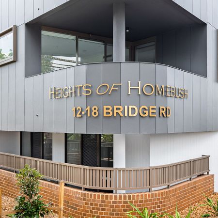 Stunning as new apartment with state of the art finishes - Photo 4