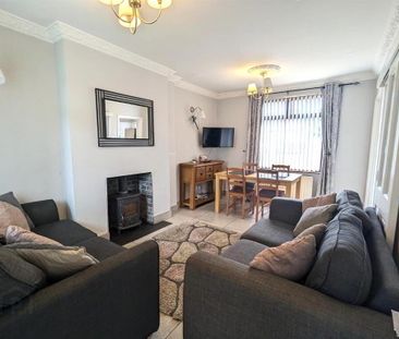 27 Bryansford Avenue, Newcastle, BT33 0AX - Photo 2