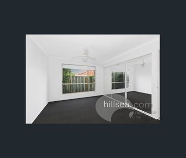 22 Madasin Close, Arundel, Qld 4214 - Photo 2