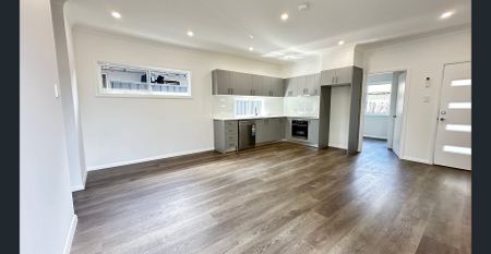 Brand New 2 x Bedroom Granny Flat in a Great Macquarie Fields Location !!!! - Photo 5