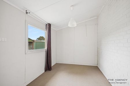 Classic Home with Expansive Outdoor Space - Photo 3