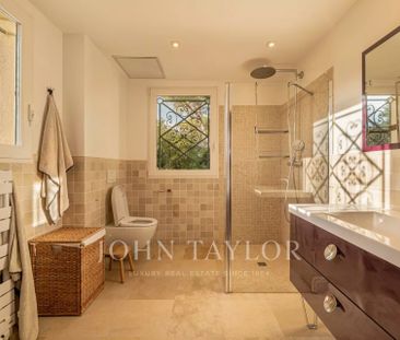 Maison à louer Mougins, Cote d'Azur, France16 500 EUR / Mois - Photo 6