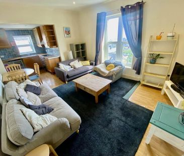 3 bedroom flat to rent - Photo 2