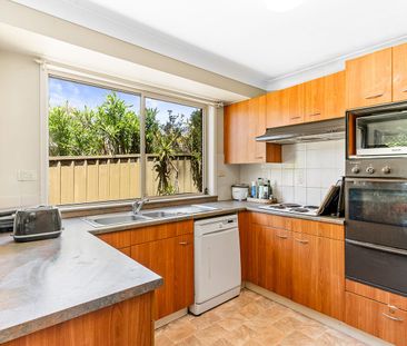 Three bedroom family home - Photo 3