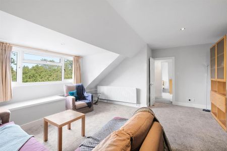 3 bedroom flat to rent - Photo 2