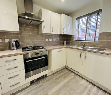 2 bedroom semi-detached house to rent - Photo 4