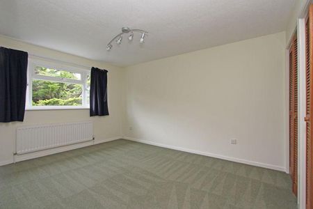 4 bedroom detached house to rent - Photo 3