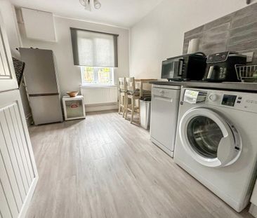 2 bedroom end of terrace house to rent - Photo 4