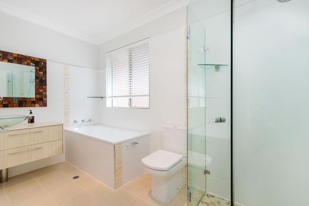 Immaculate Apartment with Timber Floors - Photo 4