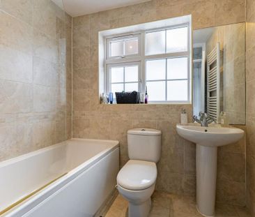 3 bedroom terraced house to rent - Photo 1