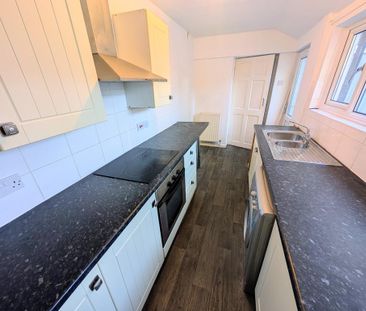 3 bedroom terraced house to rent - Photo 5