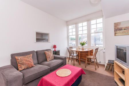 2 bedroom flat to rent - Photo 2