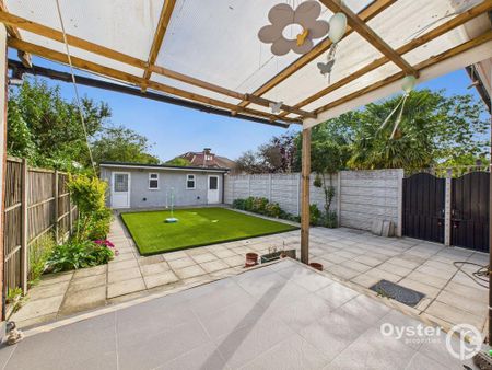 3 bedroom flat to rent - Photo 3