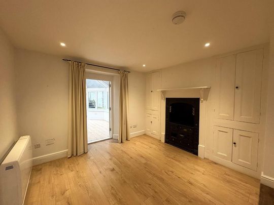 2 bedroom house to rent - Photo 1