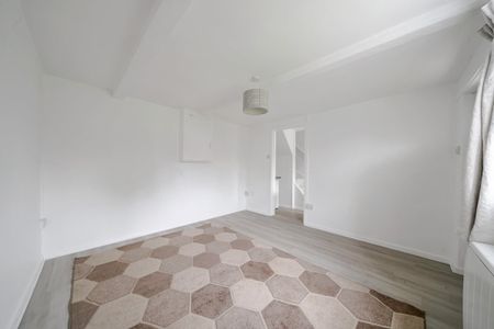 1 bedroom end of terrace house to rent - Photo 2