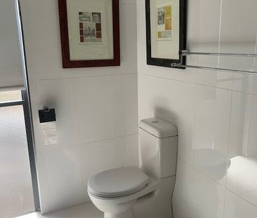 Bellbowrie - Photo 1