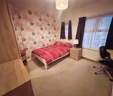 2 bedroom end of terrace house to rent - Photo 3