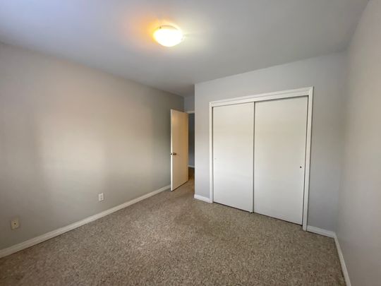 Style Manor - Photo 1