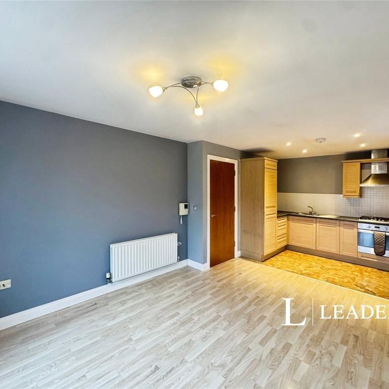 2 bedroom flat to rent - Photo 1