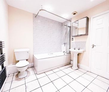 4 bedroom terraced house to rent - Photo 6