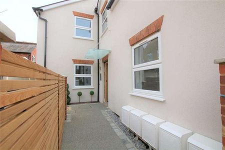 Coopers Yard, Elm Park Road, Reading, Berkshire, RG30 - Photo 3
