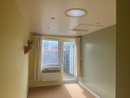 1 bedroom flat to rent - Photo 5