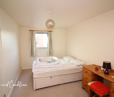 2 Bedroom Apartment - Purpose Built - Photo 1