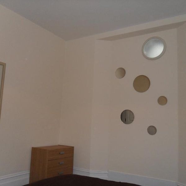 Spacious Victorian HMO - Photo 1