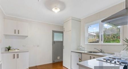 Large family home with a large garden- Rare find - Photo 4