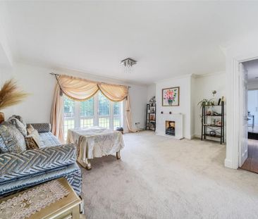 6 bedroom detached house to rent - Photo 5