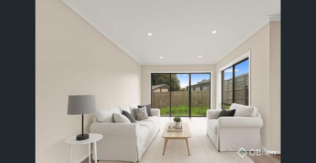 Modern Family Townhouse in Frankston High Zone - Photo 1
