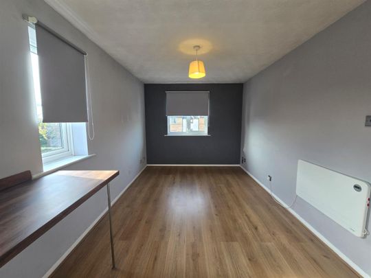 Thurlow Close, London E4 - Photo 1