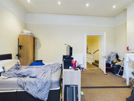 4 bedroom apartment to rent - Photo 2