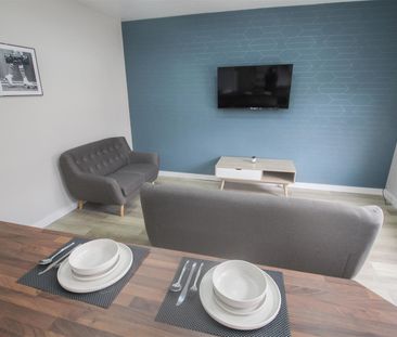 5 bedroom terraced house to rent - Photo 1