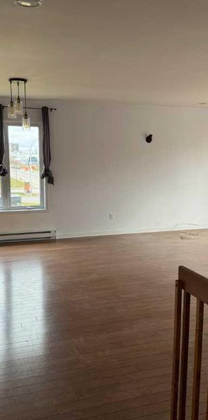 Grand Appartement 5 1/2 à louer, Laval, Qc - Photo 1