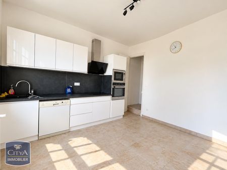 Location Maison 4 pièces 105m² CHARNAY LES MACON 71850 - Photo 4