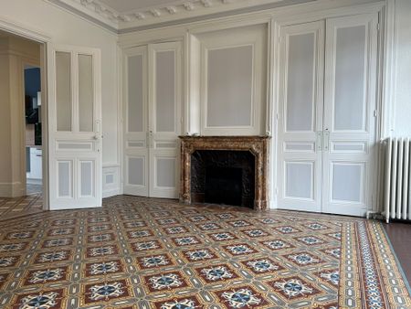 Location Appartement 5 pièces 102m² VILLEFRANCHE SUR SAONE 69400 - Photo 2