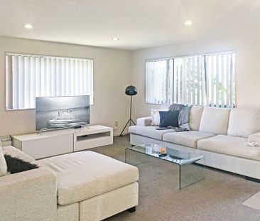 Spacious 4-Bedroom Home in Karaka Harbourside - Photo 6