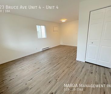 NEWLY RENOVATED 2 BED/1 BATH APARTMENT! - Photo 6