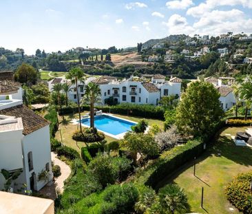 Apartamento planta baja en alquiler en Los Arqueros, Benahavis - Photo 5