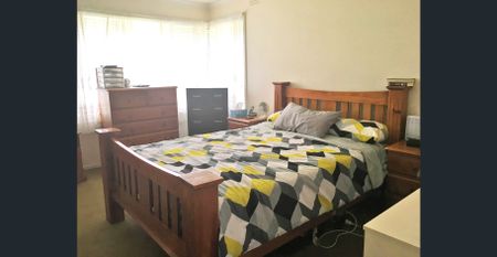 A Lovely Family Home in a Fantastic Location! - Photo 5