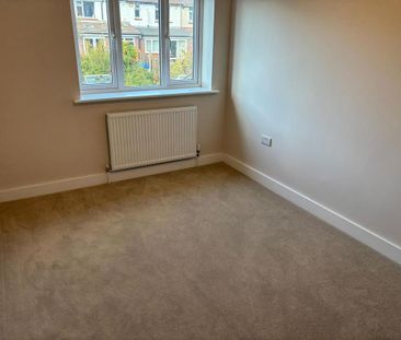 4 bedroom detached house to rent - Photo 5