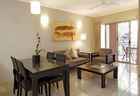 Chic 1 Bed, 1 Bath in the Sought after Cairns One - Photo 4
