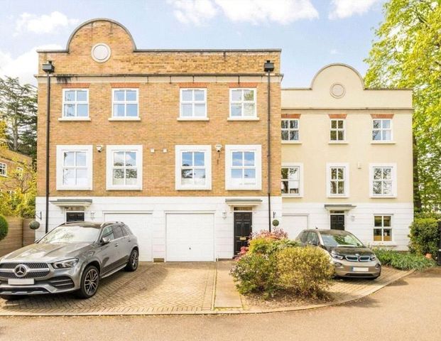 4 bedroom terraced house to rent - Photo 1