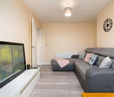 Roxeth Green Avenue, HA2 - Photo 2