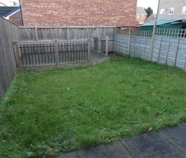Royal Troon Drive, Wakefield, West Yorkshire - Photo 1