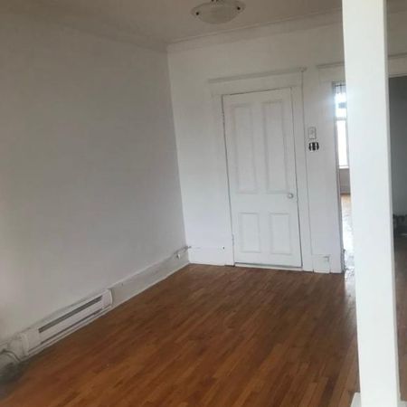 Logement 3 1/2 à louer métro Cadillac - Photo 3