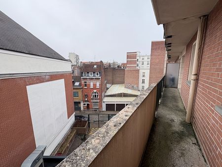 T2 de 39.92 m², rue Jeanne Maillote – Centre de Lille réf G606-84 - Photo 2