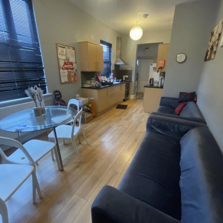 Room 2, King Richard Street - Photo 1